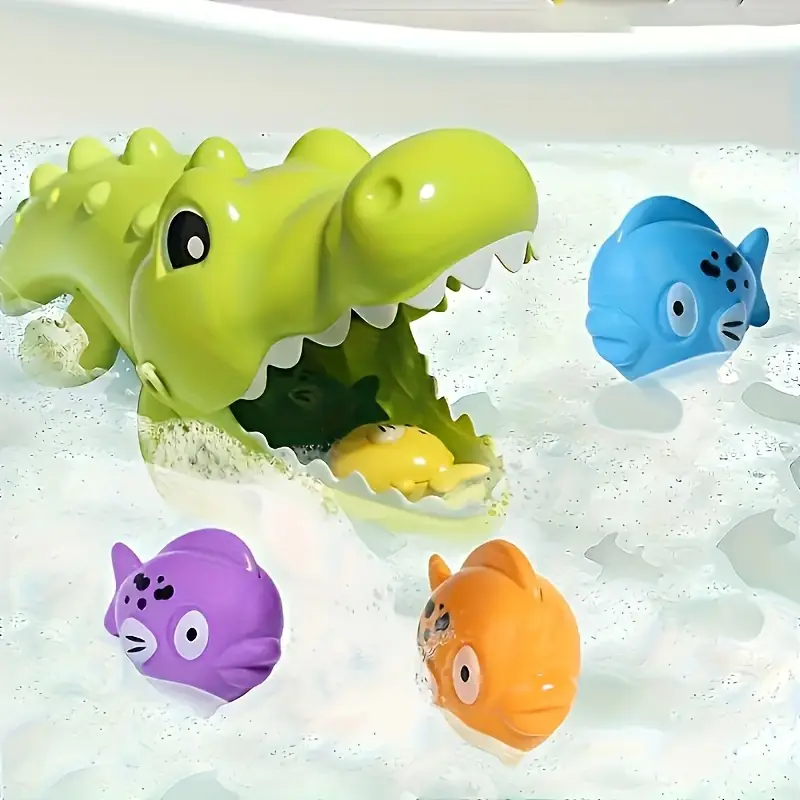 krokodyl do kąpieli dla 3 latka oraz gumowe rybki w wannie z pinią